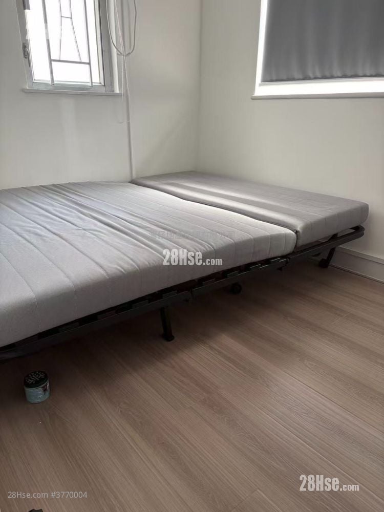 Sing Kong Building Sell 2 Bedrooms 307 ft²