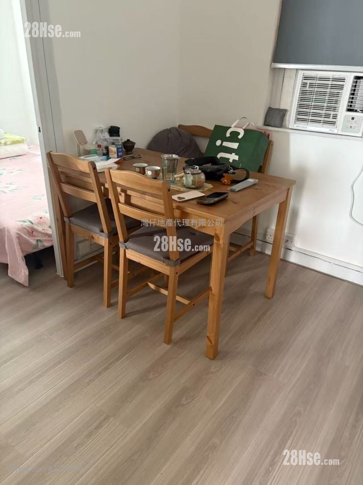 Sing Kong Building Sell 2 Bedrooms 307 ft²