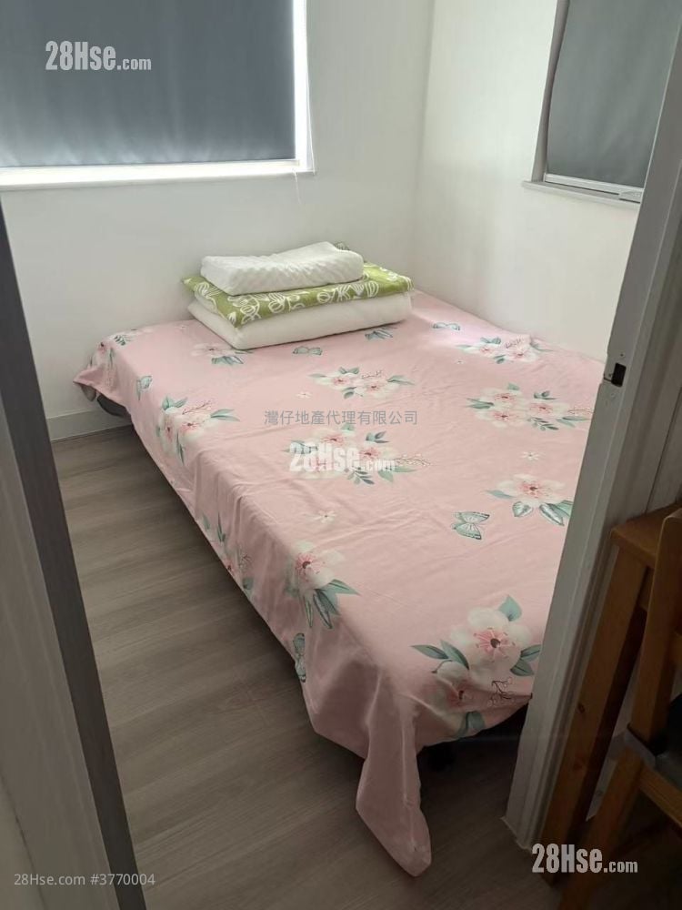 Sing Kong Building Sell 2 Bedrooms 307 ft²