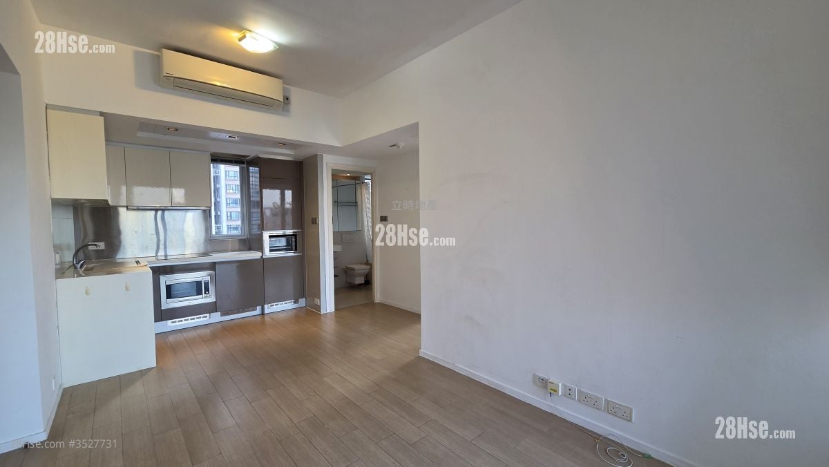 Soho 38 Rental 2 Bedrooms , 1 Bathroom 489 ft²