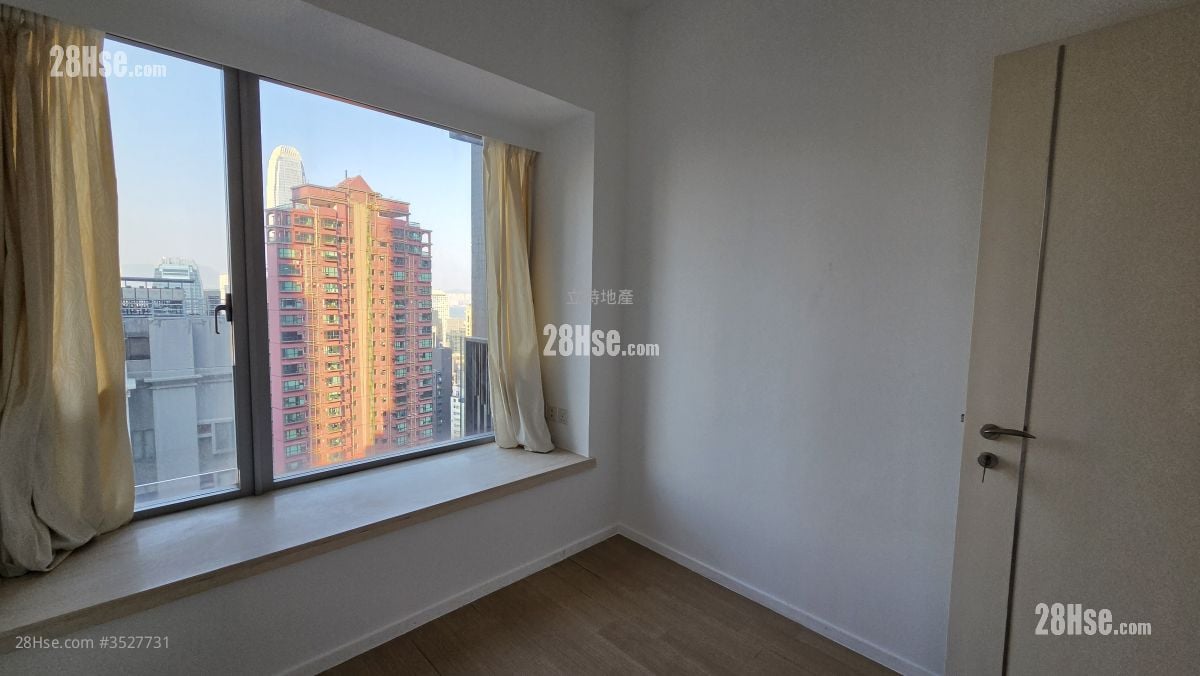 Soho 38 Rental 2 Bedrooms , 1 Bathroom 489 ft²