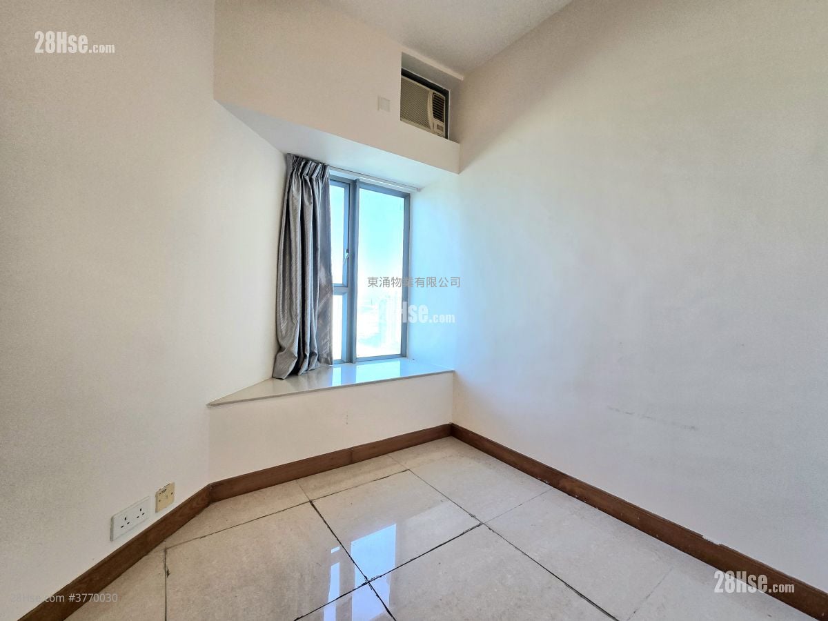 蓝天海岸 售盘 3 房 , 2 浴室 777 平方尺