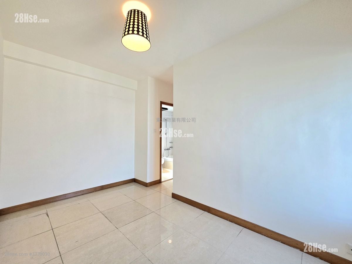 蓝天海岸 售盘 3 房 , 2 浴室 777 平方尺