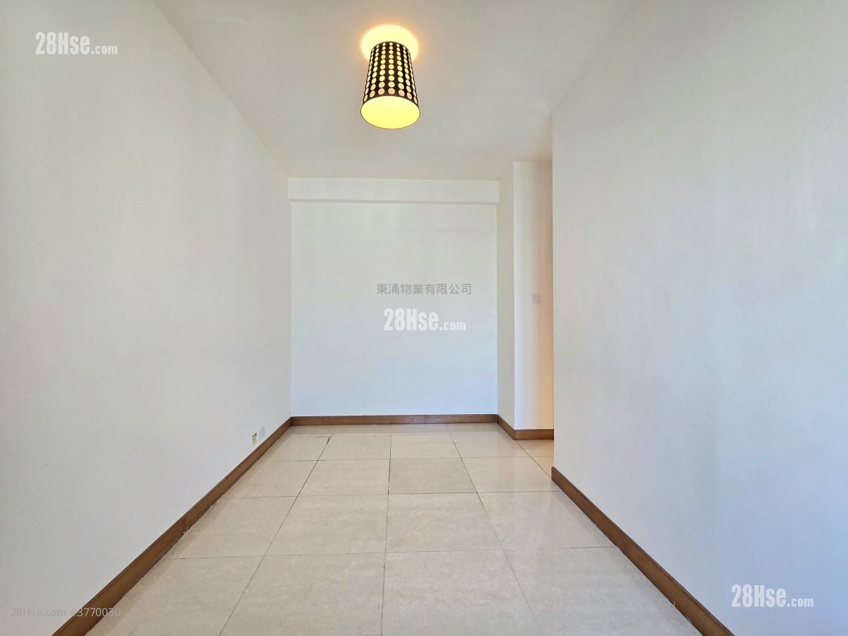 蓝天海岸 售盘 3 房 , 2 浴室 777 平方尺