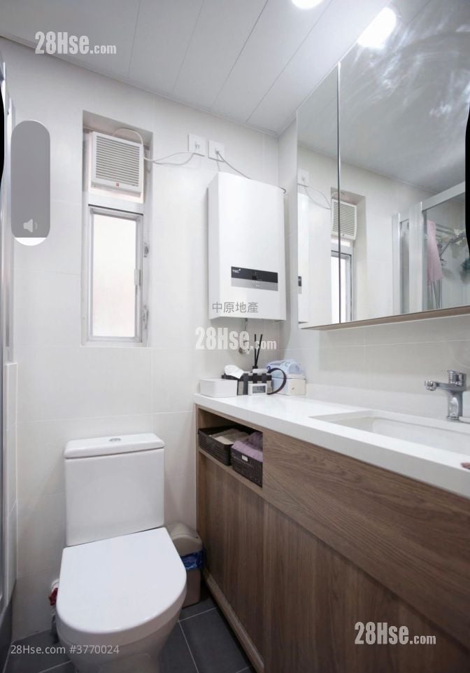 Tin Shing Court Sell 1 Bedroom 429 ft²