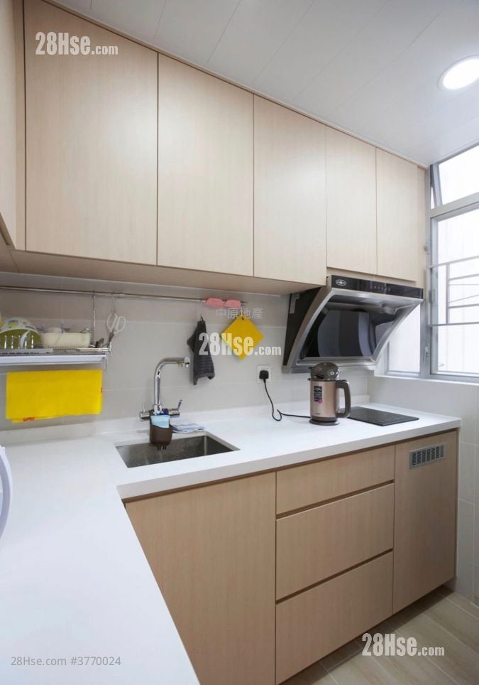 Tin Shing Court Sell 1 Bedroom 429 ft²