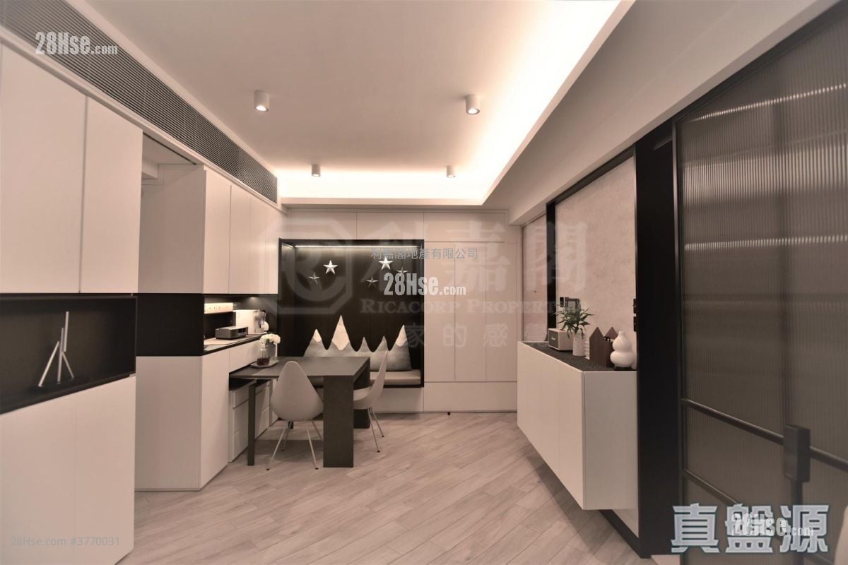 Fleur Pavilia Sell 3 Bedrooms 879 ft²