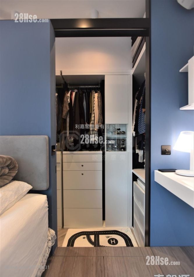 Fleur Pavilia Sell 3 Bedrooms 879 ft²