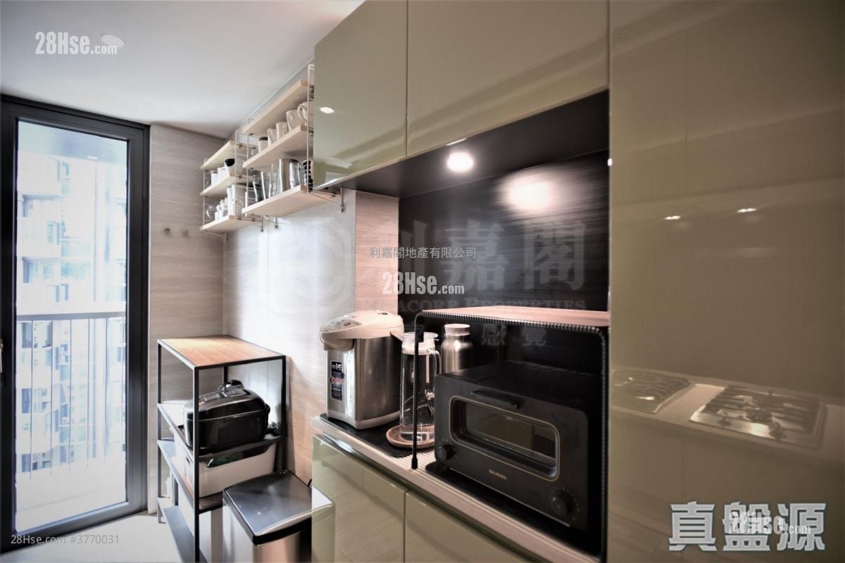 Fleur Pavilia Sell 3 Bedrooms 879 ft²