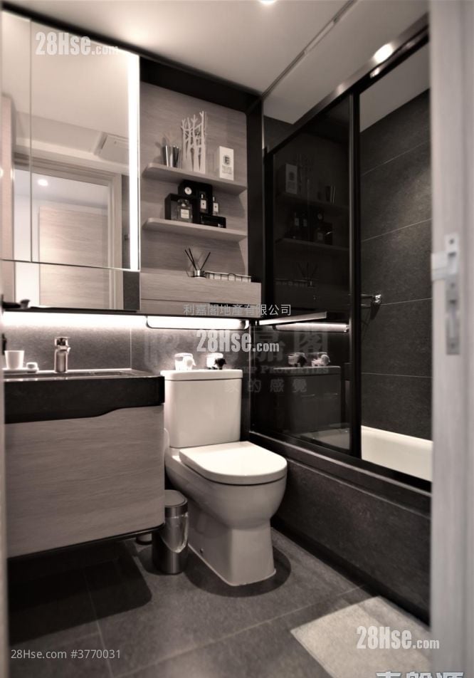 Fleur Pavilia Sell 3 Bedrooms 879 ft²