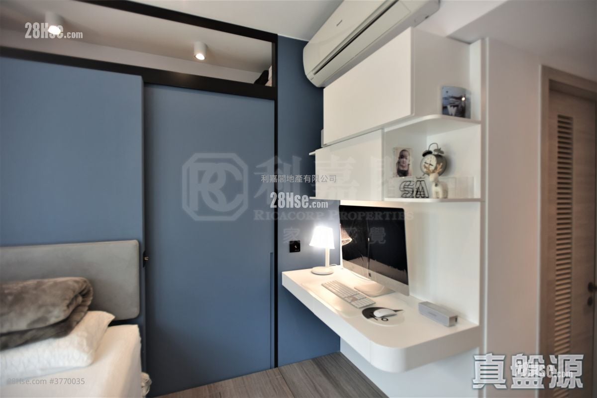 Fleur Pavilia Sell 3 Bedrooms 879 ft²