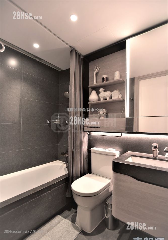 Fleur Pavilia Sell 3 Bedrooms 879 ft²