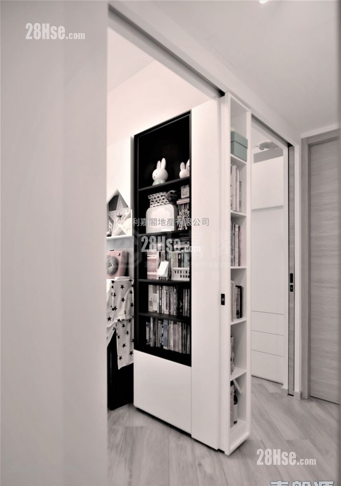 Fleur Pavilia Sell 3 Bedrooms 879 ft²