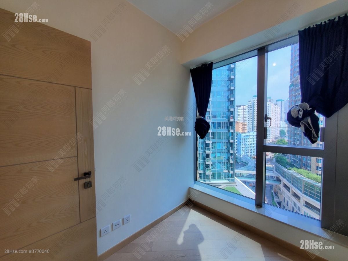 Grand Central Sell 3 Bedrooms 765 ft²