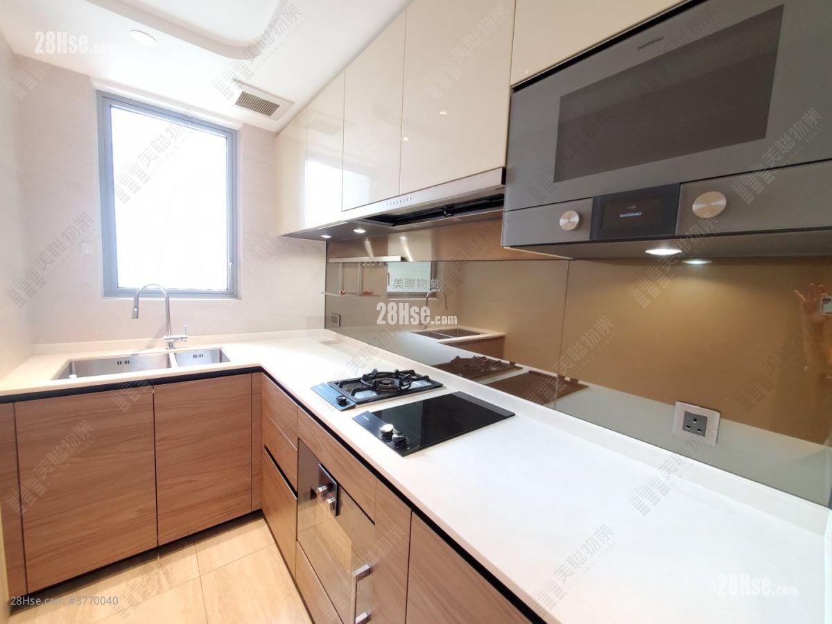 Grand Central Sell 3 Bedrooms 765 ft²