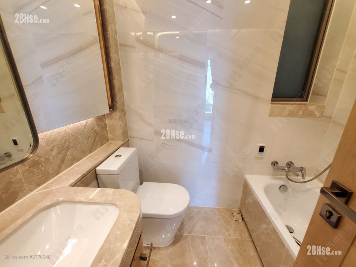 Grand Central Sell 3 Bedrooms 765 ft²