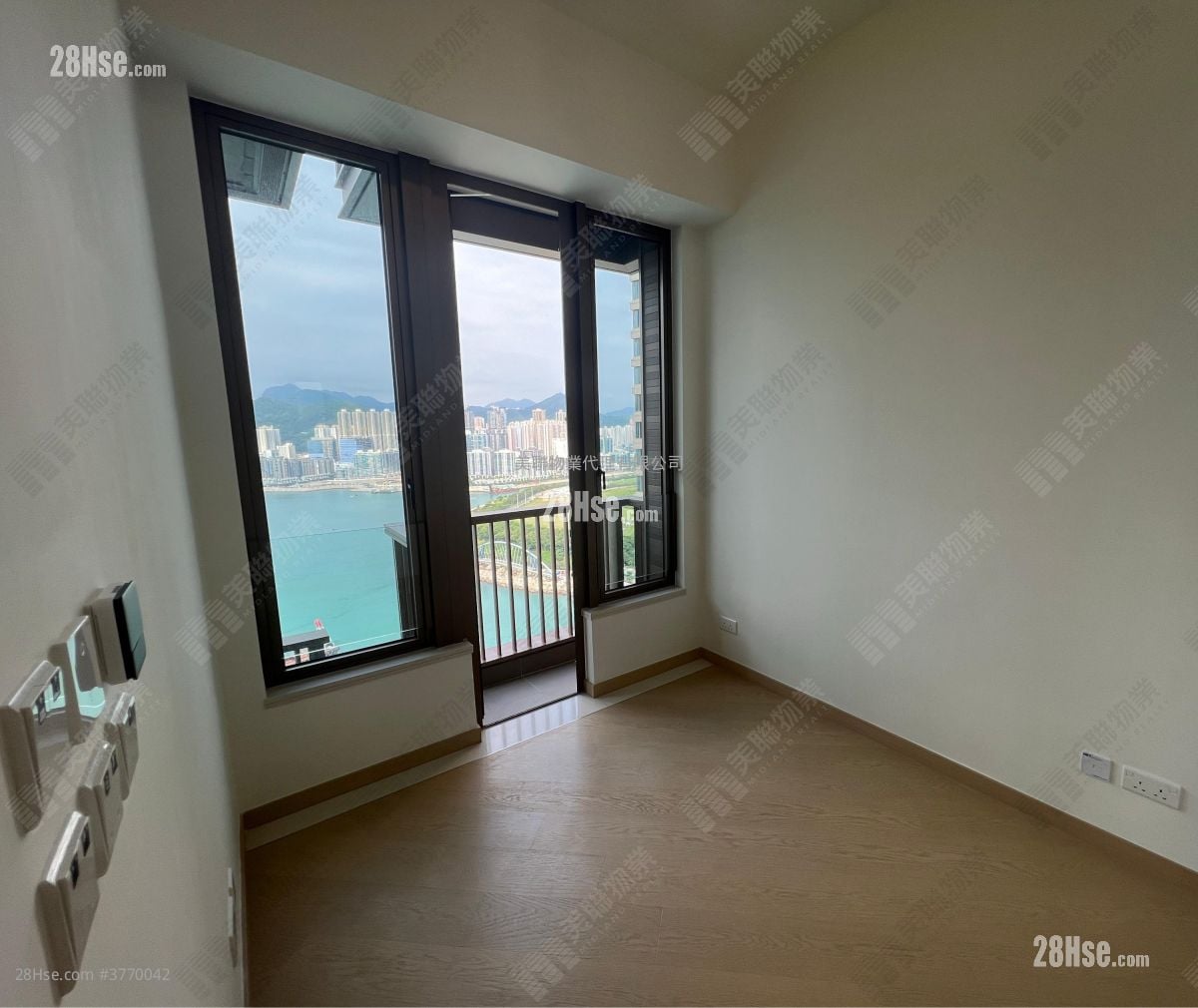 LP10 售盘 4 房 , 3 浴室 1,204 平方尺