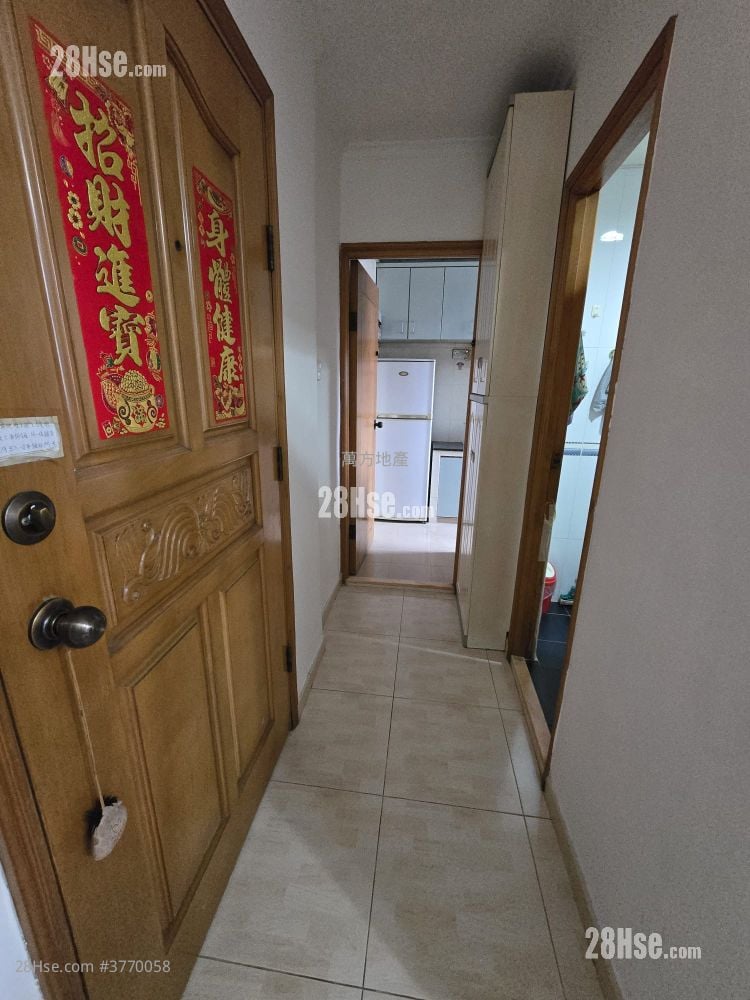 Kam Hay Court Sell 2 Bedrooms , 1 Bathroom 401 ft²