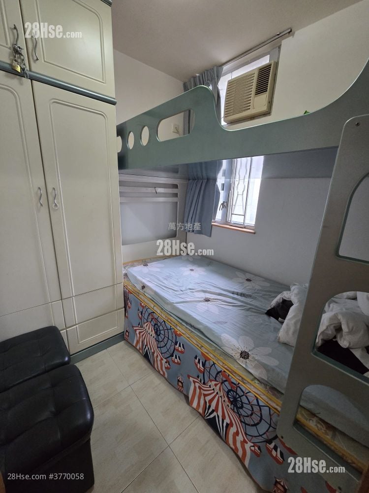 Kam Hay Court Sell 2 Bedrooms , 1 Bathroom 401 ft²