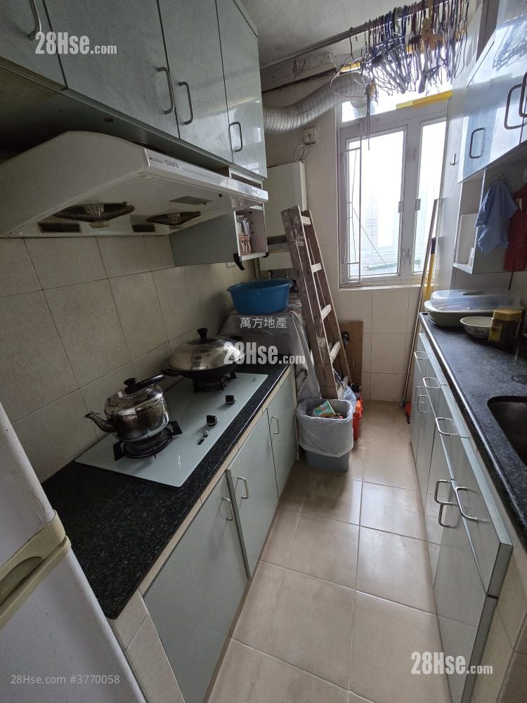 Kam Hay Court Sell 2 Bedrooms , 1 Bathroom 401 ft²