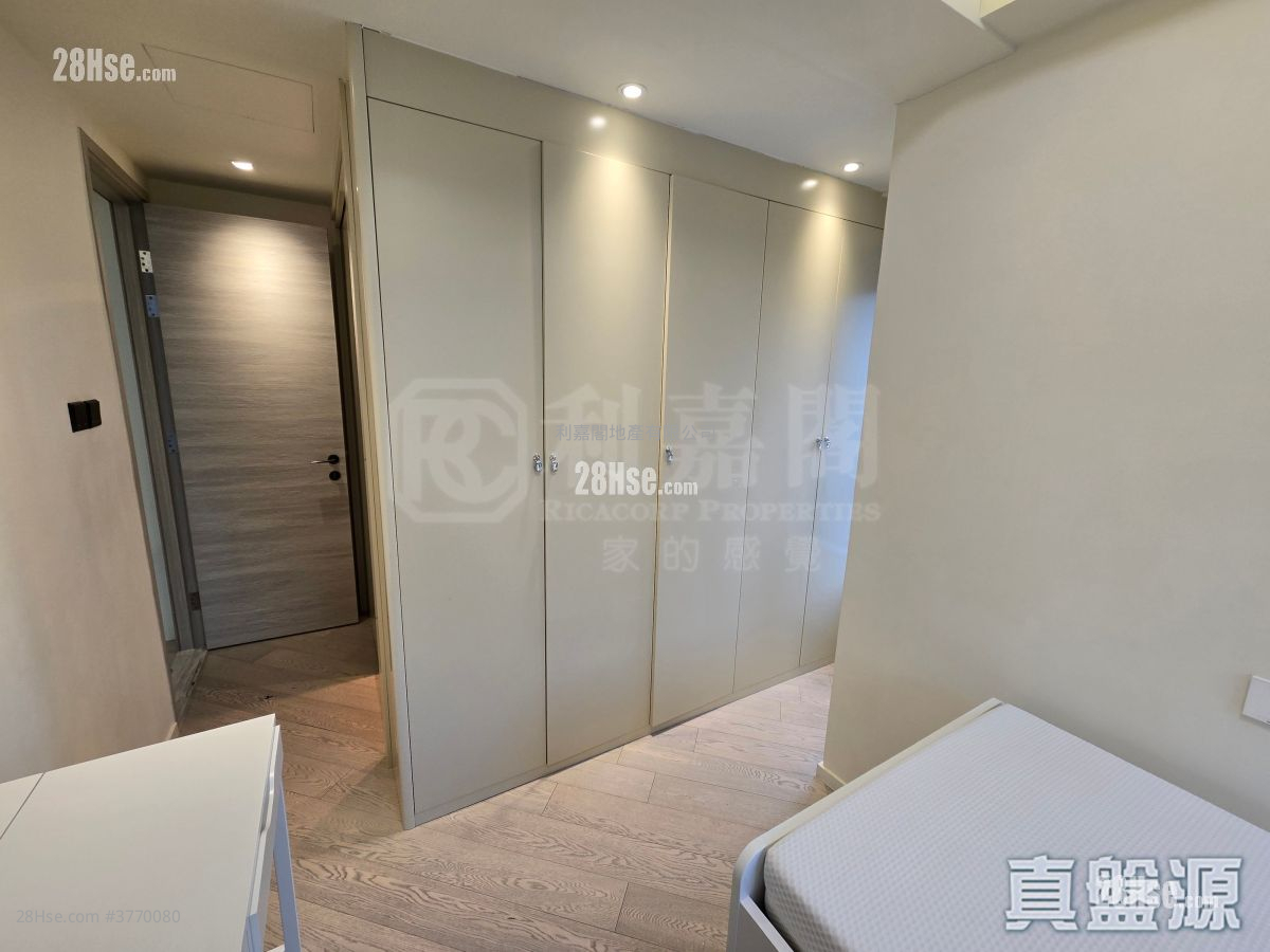 Fleur Pavilia Sell 3 Bedrooms 1,066 ft²