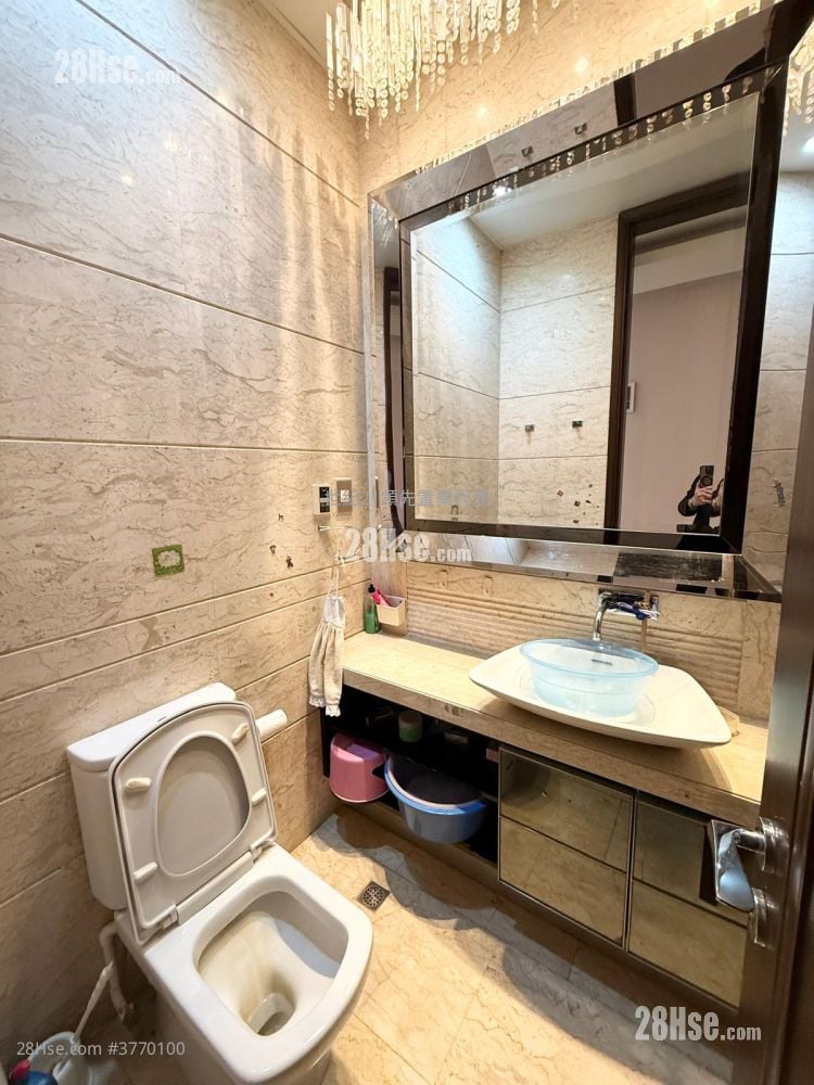 尚御 售盘 4 房 , 3 浴室 1,593 平方尺