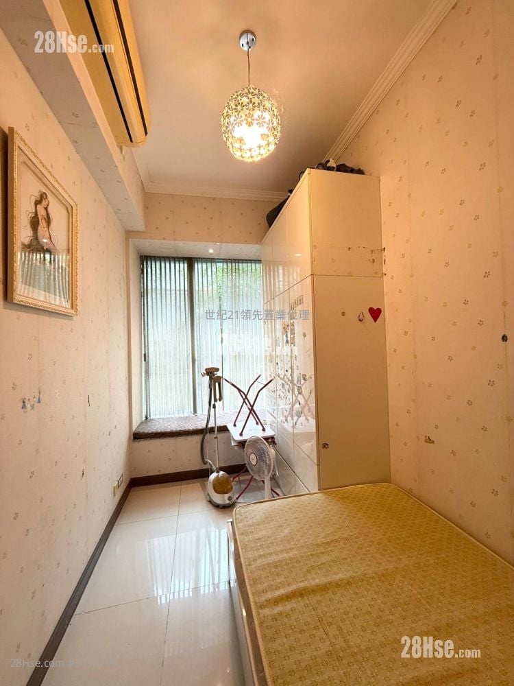 尚御 售盘 4 房 , 3 浴室 1,593 平方尺