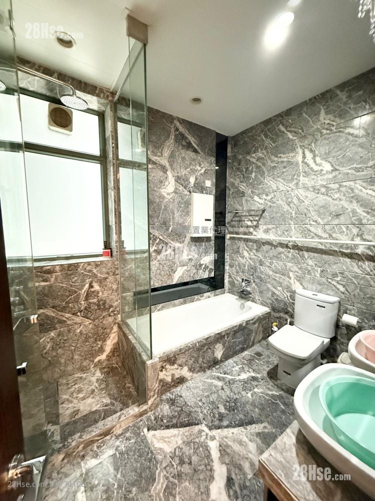 尚御 售盘 4 房 , 3 浴室 1,593 平方尺