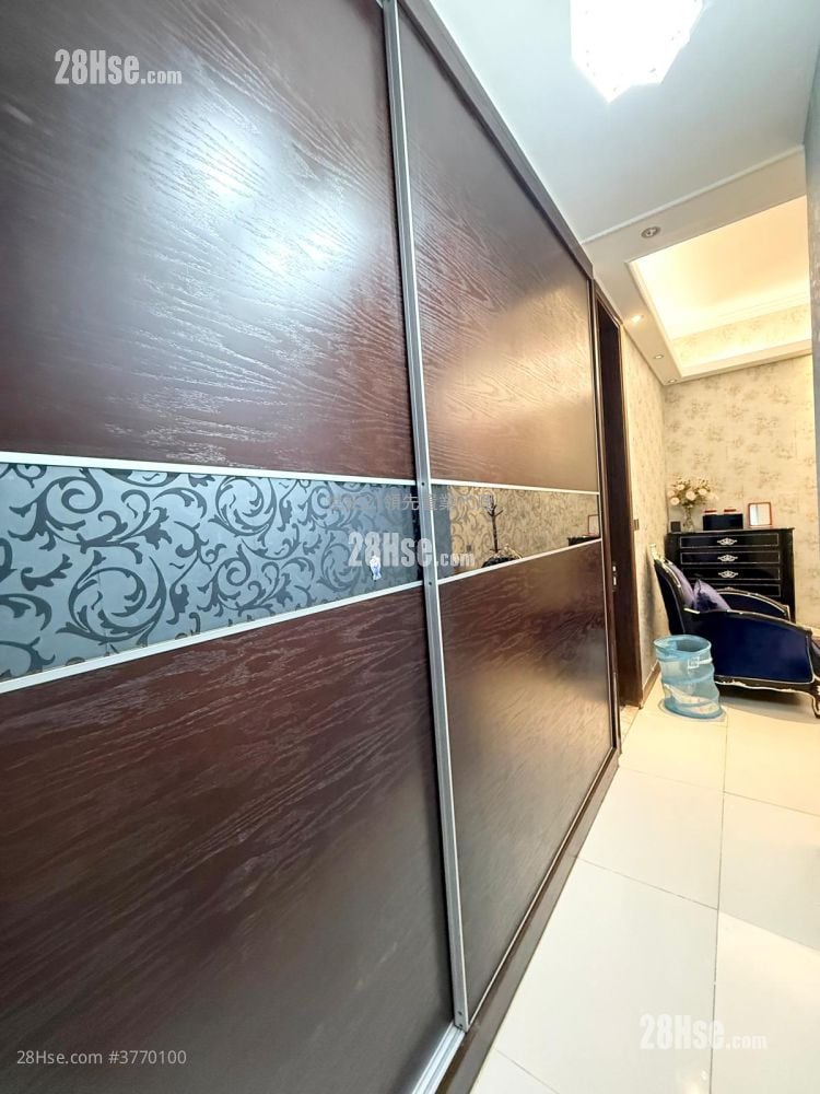 尚御 售盘 4 房 , 3 浴室 1,593 平方尺