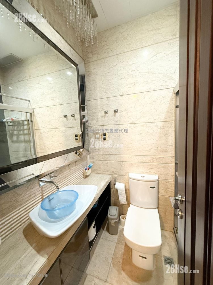 尚御 售盘 4 房 , 3 浴室 1,593 平方尺