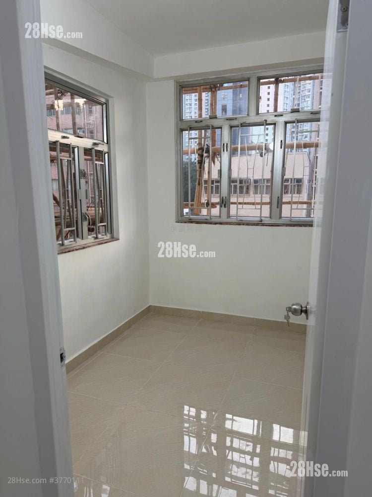 丽湾大厦 租盘 3 房 440 平方尺