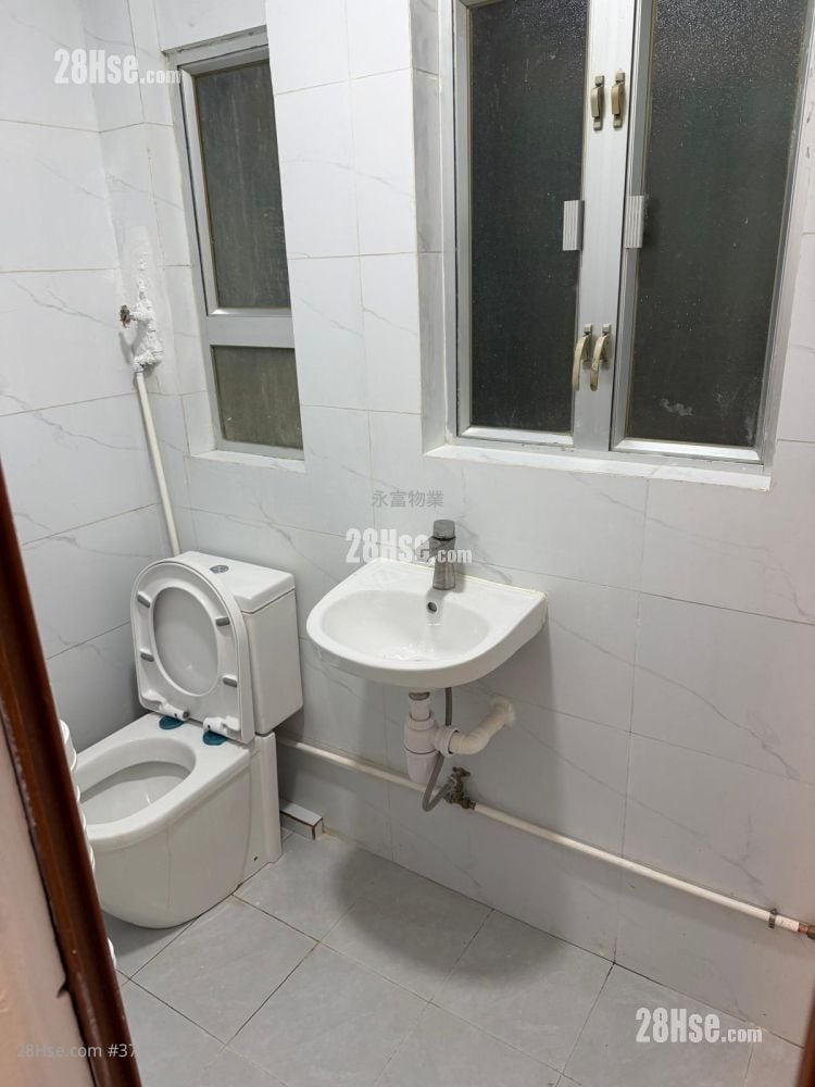 丽湾大厦 租盘 3 房 440 平方尺