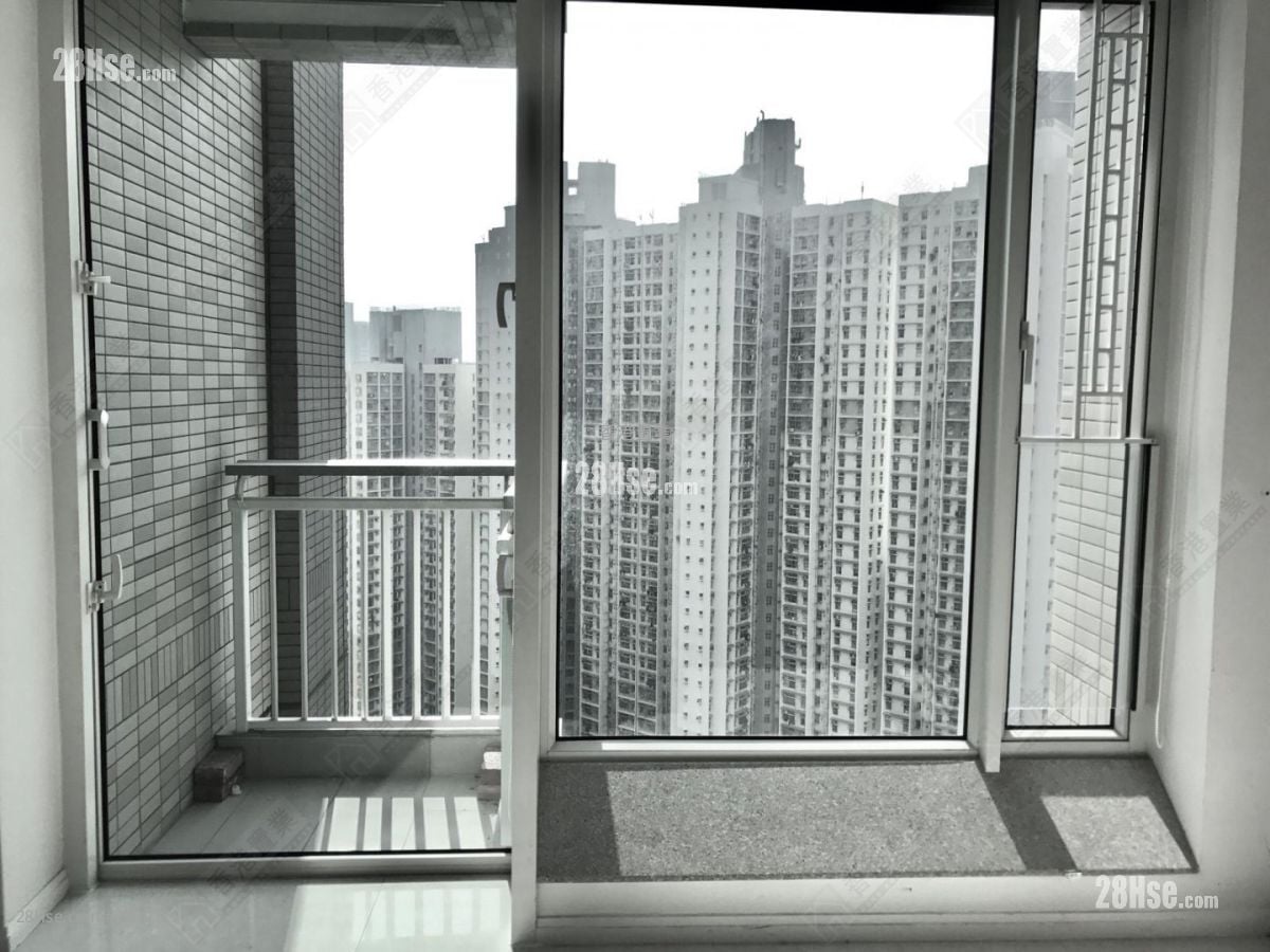 One West Kowloon Sell 4 Bedrooms 970 ft²