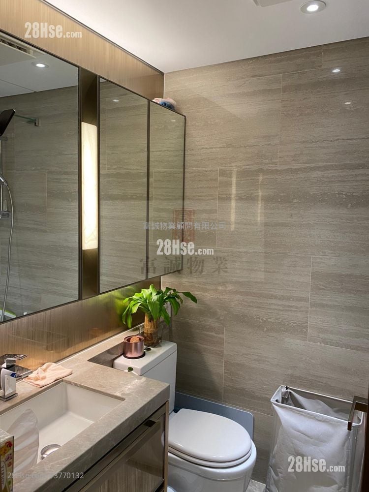 Peninsula East Sell 2 Bedrooms , 1 Bathroom 517 ft²