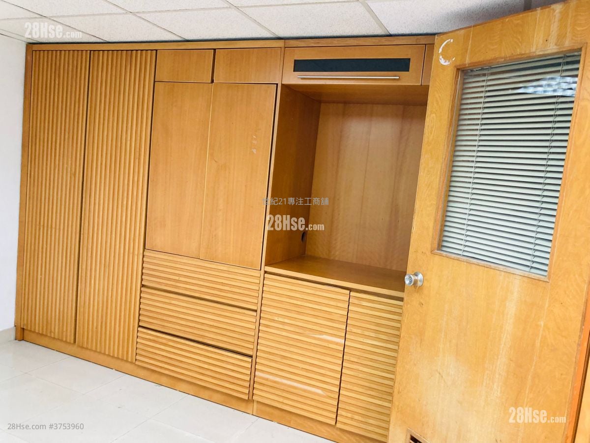 兆發工業大廈 租盤 1 房 , 2 廁所