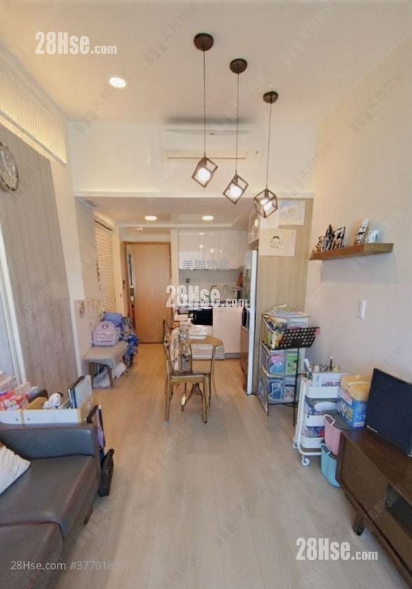 Chelsea Court Sell 3 Bedrooms , 1 Bathroom 521 ft²