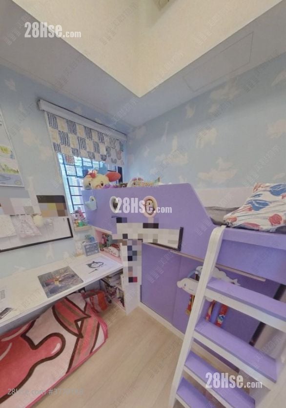 Chelsea Court Sell 3 Bedrooms , 1 Bathroom 521 ft²