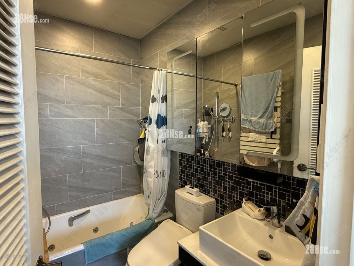 Chelsea Court Sell 2 Bedrooms , 1 Bathroom 452 ft²