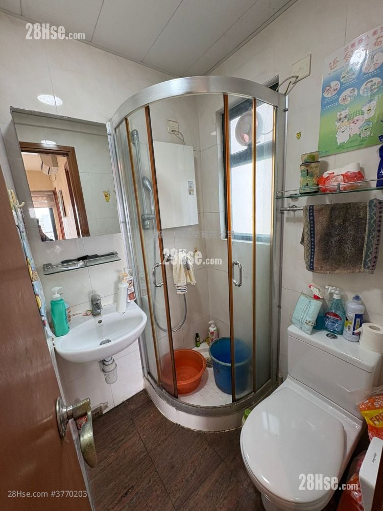 Yau On Court Sell 2 Bedrooms , 1 Bathroom 318 ft²