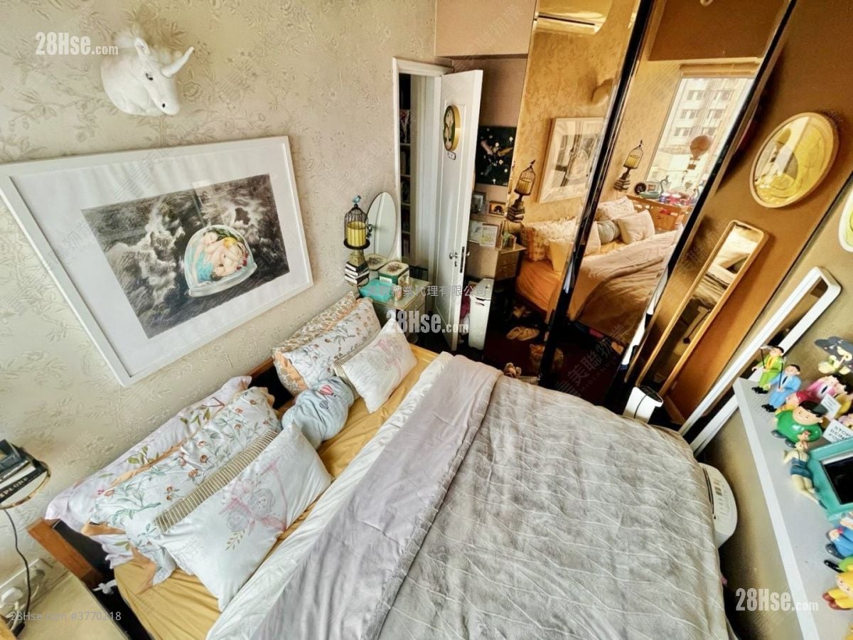 Lexington Hill Sell 2 Bedrooms , 1 Bathroom 588 ft²