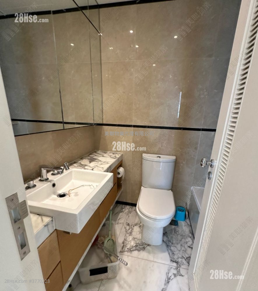 Lexington Hill Sell 3 Bedrooms , 1 Bathroom 739 ft²