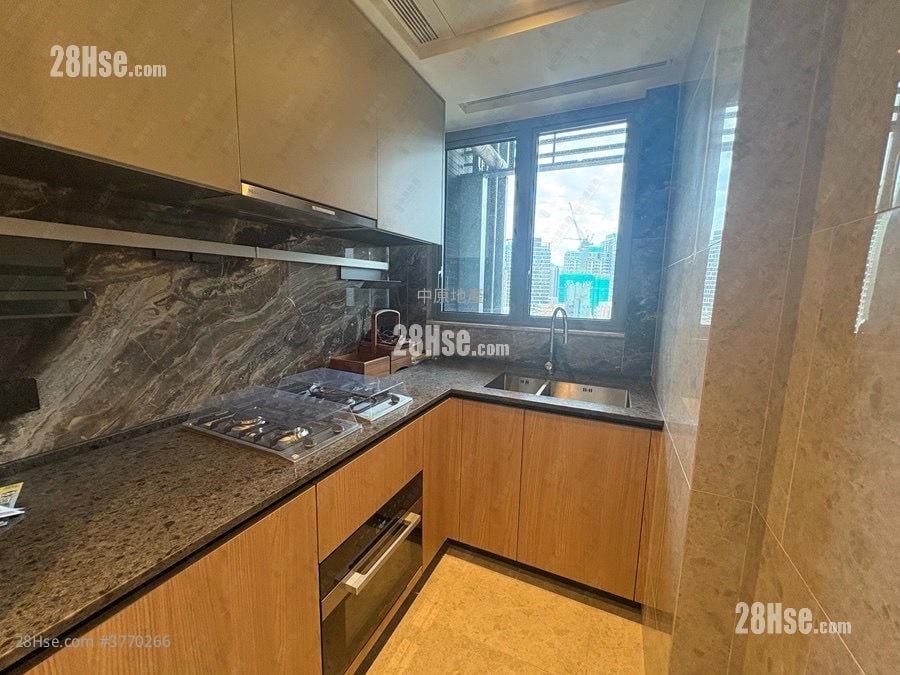 In One Sell 593 ft²