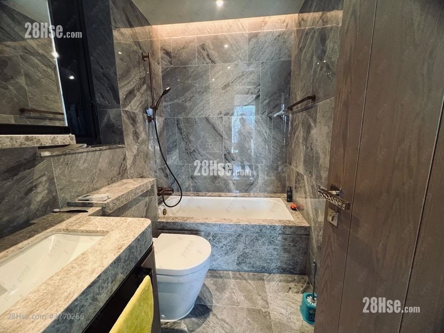 In One Sell 593 ft²