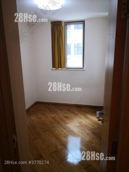 Harbour Place Sell 3 Bedrooms 589 ft²