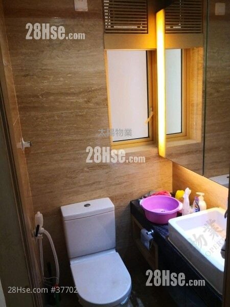 Harbour Place Sell 3 Bedrooms 589 ft²