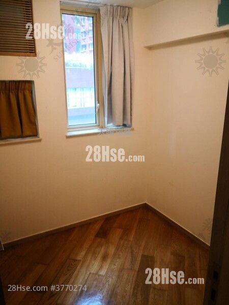 Harbour Place Sell 3 Bedrooms 589 ft²