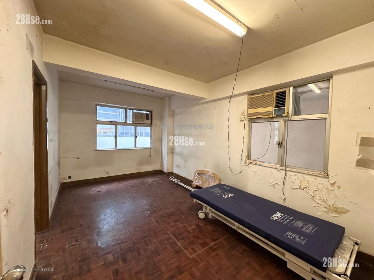 Manley House Sell 1 Bedroom , 1 Bathroom 339 ft²