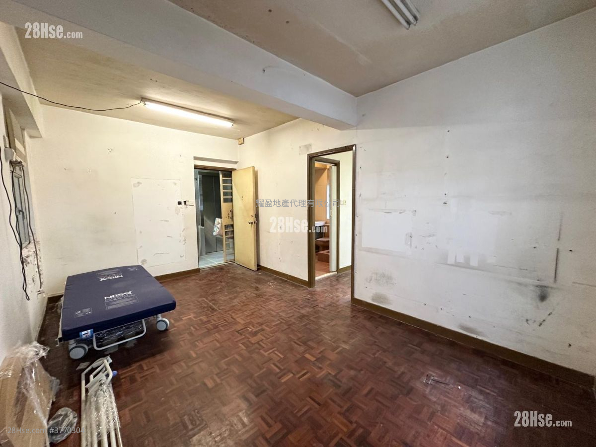 Manley House Sell 1 Bedroom , 1 Bathroom 339 ft²