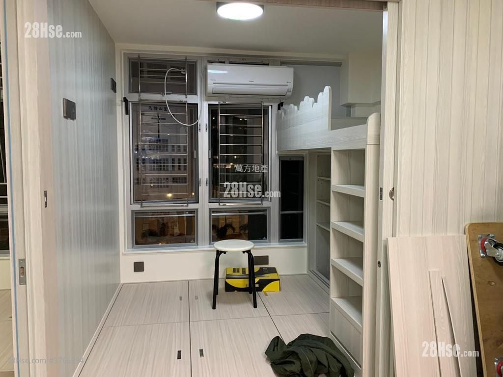 Kam Fai Court Sell 2 Bedrooms , 1 Bathroom 381 ft²