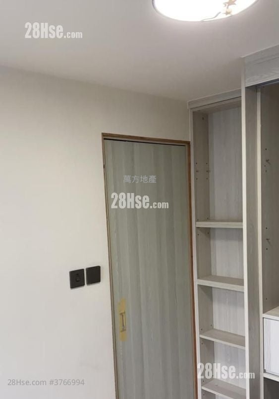 Kam Fai Court Sell 2 Bedrooms , 1 Bathroom 381 ft²